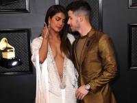 Grammy Awards 2020 : ग्रॅमी अवॉर्ड्स शोमध्ये प्रियांका-निकचा जलवा, पीसीचा ड्रेस पाहून लोकांना फुटला घाम! - Marathi News | Priyanka-Nick's Kindle at the Grammy Awards Show | Latest filmy Photos at Lokmat.com