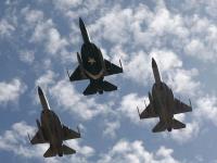 घालमेल...! पाकिस्तानची JF-17, F-16 लढाऊ विमाने सौदी, इराणच्या दिशेने उडाली; 'ऑपरेशन आयर्न एस्कॉर्ट' ठेवले नाव - Marathi News | Confusion...! Pakistan's JF-17, F-16 fighter jets flew towards Saudi Arabia, Iran; Named 'Operation Iron Escort' | Latest international News at Lokmat.com