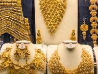 पाकिस्तानातील सोने-चांदीचे दर वाचून विश्वास नाही बसणार! काय आहे एका तोळ्याची किंमत? - Marathi News | India vs Pakistan Gold Price Why Gold is Cheaper in Pakistan (in INR) Despite Hitting Record Highs | Latest business Photos at Lokmat.com