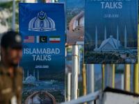 पाकिस्तानने इव्हेंट बनवून ठेवला...! अमेरिका चर्चेसाठी जाणार नाही, दौरा रद्द; इराणचे परराष्ट्रमंत्री कधीचेच निघाले... - Marathi News | US Iran conflict 2026 update : Pakistan is speechless...! America will not go for talks, visit canceled; Iranian Foreign Minister leaves without warning... | Latest international News at Lokmat.com