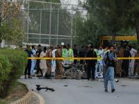 पेशावर हादरलं! निमलष्करी दलाच्या मुख्यालयावर मोठा आत्मघाती हल्ला; गोळीबारात तीन दहशतवादी ठार - Marathi News | Peshawar FC Headquarters Attacked by Suicide Bombers Three Terrorists Killed | Latest international News at Lokmat.com