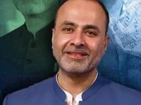 फॅशनच्या जगतात कमावलं नाव; कोण आहे पाकिस्तानातील सर्वात श्रीमंत हिंदू, किती आहे नेटवर्थ? - Marathi News | name earned in the world of fashion Who is the richest Hindu in Pakistan how much deepak perwani net worth | Latest business Photos at Lokmat.com