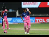 SRH vs RR Latest News : राजस्थान रॉयल्सचा अविश्वसनीय विजय!; रियान परागचा मैदानावरच भारी डान्स, पाहा फोटो - Marathi News | SRH vs RR Latest News : Riyan Parag celebrated the victory of Rajasthan Royals with Bihu dance of Assam | Latest cricket Photos at Lokmat.com