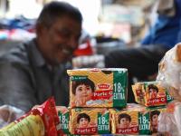 आजही केवळ ५ रुपयांना कसं मिळतंय Parle-G बिस्कीट? जाणून घ्या यामागचं गणित - Marathi News | How can you get Parle G biscuits still only at Rs 5 today Know the math behind this swiggy designer explained linkedin post glucose biscuit | Latest business Photos at Lokmat.com