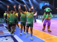 घरच्या मैदानावर पाटणा पायरेट्सचा युपी योद्धाने केला पराभव - Marathi News | UP Warrior Youth wins defeat at Patna Pirates at home | Latest kabaddi Photos at Lokmat.com