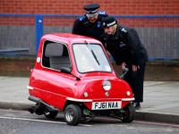 World's Smallest Peel P50 Car: जगातील सर्वात छोटी कार! मारुतीच्या सेलेरिओलाही मागे टाकेल असे मायलेज; किंमत एवढी की... - Marathi News | World's Smallest Peel P50 Car: Mileage that will surpass even Maruti's Celerio; The price is 84 lakhs | Latest auto Photos at Lokmat.com