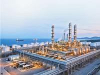 पेट्रोल, डिझेल दरवाढीचा भडका?, इंधन दरवाढीचे संकट गडद; रसायने, खतांच्या किमतीतही मोठी वाढ - Marathi News | Due to War, Fuel price hike crisis deepens; Big increase in prices of chemicals, fertilizers too | Latest national News at Lokmat.com