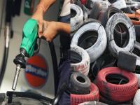 Petrol-Diesel:कचऱ्यातून पेट्रोल-डीझेलची निर्मिती, 'या' ठिकाणी दररोज होत आहे 600 ते 700 लिटरचे उत्पादन - Marathi News | Petrol-Diesel | Production of petrol-diesel from waste, production of 600 to 700 liters per day | Latest jarahatke Photos at Lokmat.com