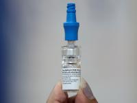 Coronavirus विरोधातील लढ्यात मोठा झटका; जगातील सर्वात प्रभावी लसीचा परिणाम ४१ टक्क्यांनी कमी - Marathi News | Pfizer BioNTech COVID 19 vaccine effectiveness drops after 6 months study shows | Latest international Photos at Lokmat.com