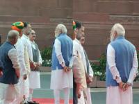 सगळे बघतच राहिले, PM मोदी-राहुल गांधी एकत्र; आपुलकीने विचारपूस अन् चर्चा; नेमके काय घडले? - Marathi News | unprecedented scene pm narendra modi and congress mp rahul gandhi come together affectionate questioning and discussion know what exactly happened | Latest national News at Lokmat.com