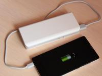 तुमच्याकडील पॉवर बँक खरा की खोटा? असा ओळखा - Marathi News | Is your power bank real or fake ? Recognize that | Latest tech Photos at Lokmat.com