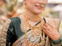 अभिनेत्री प्राजक्ता गायकवाडचे लग्नासाठी खास सुंदर ब्लाऊज, पाठीवरच्या नक्षीत सुखी संसाराची खास गोष्ट... - Marathi News | Marathi Actress Prajakta Gaikwad Wedding Special Blouse Design Prajakta Gaikwad wedding blouse designs prajakta gaikwad bridal look | Latest sakhi Photos at Lokmat.com