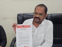 राज ठाकरेंच्या भेटीनंतर आठवडाभरातच पक्षाला रामराम; प्रकाश भोईर 'मनसे' बाहेर, भाजपात प्रवेश करणार? - Marathi News | After Raj Thackeray meeting, the MNS Leader Prakash Bhoir leaves Party, will he join BJP? | Latest kalyan-dombivli News at Lokmat.com