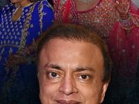 मुलीच्या लग्नावर ५५० कोटी खर्च करणारा अब्जाधीश आता दिवाळखोर; कसं संपलं अब्जावधींचं साम्राज्य? - Marathi News | story of laxmi mittar brother pramod mittal Billionaire who spent Rs 550 crore on daughter s wedding is now bankrupt How did his multi billion dollar empire end | Latest business Photos at Lokmat.com