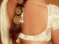 लग्नात नवरीची हेअरस्टाइल सजवणारे ५ जबरदस्त स्टायलिश हेअर ब्रोच- नजर हटू नये इतके सुंदर आणि स्पेशल - Marathi News | best bridal hair brooch designs for long hair trending Indian bridal hair accessories 2025 hair accessories for brides with long hair | Latest sakhi Photos at Lokmat.com