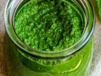 हिरव्यागार पुदिन्याची चटणी काळी पडते? ५ टिप्स- चटणीचा रंग राहिल फ्रेश- चवही बदलणार नाही - Marathi News | How to keep mint chutney green for long Time Tips to prevent green chutney from turning black Secret ingredient for green mint chutney Restaurant style green chutney secrets | Latest sakhi Photos at Lokmat.com