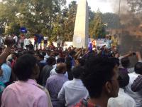 पुण्यात जिल्हाधिकारी कार्यालयासमोर विविध संघटनांची निदर्शने - Marathi News | Various organizations' demonstrations in front of the Collector Office in Pune | Latest pune Photos at Lokmat.com