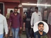 पत्नीचा खून करून ‘गॅलरीतून पडली’चा बनाव; बिबवेवाडीतील हत्याकांड उघड - Marathi News | Murder of wife, faked 'fell from gallery Bibvewadi murder case revealed | Latest pune News at Lokmat.com पत्नीचा खून करून ‘गॅलरीतून पडली’चा बनाव; बिबवेवाडीतील हत्याकांड उघड - Marathi News | Murder of wife, faked 'fell from gallery Bibvewadi murder case revealed | Latest pune News at Lokmat.com