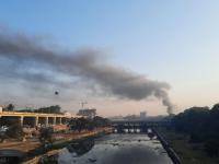 PHOTOS | पुण्यातील जुन्या बाजारात भीषण आग; घटनास्थळी अग्निशमन दलाची ८ वाहने - Marathi News | PHOTOS Massive fire in Pune's Old Market; 8 fire engines at the scene | Latest pune Photos at Lokmat.com