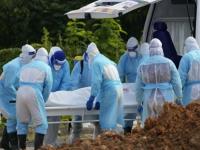 CoronaVirus Live Updates : कोरोनाचा उद्रेक! अमेरिकेत दररोज 1 लाख नवे रुग्ण; शवागृहात मृतदेहांचा खच, परिस्थिती गंभीर - Marathi News | CoronaVirus Live Updates corona delta varient one lakh cases daily in america worsens situation in florida | Latest international Photos at Lokmat.com