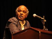 'यंदा 'रमजान ईद'ला खरेदीऐवजी कुणाचं घरभाडं भरा, कुणाला किराणा द्या' - Marathi News | Instead of buying for Ramadan Eid this year, pay someone's rent, give someone groceries dr.rahat indori MMG | Latest national Photos at Lokmat.com