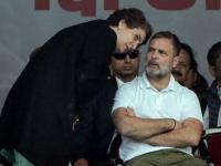 प्रियंका आणि राहुल गांधी यांच्यात वाद, कुटुंबीयांशी भांडून परदेशात गेले; केंद्रीय मंत्र्याचा मोठा दावा - Marathi News | Priyanka and Rahul Gandhi had a fight, went abroad after fighting with their families; Union Minister's big claim | Latest national News at Lokmat.com