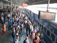 प्रवाशांनो आता सामान हरवण्याचे टेन्शन घेऊ नका; रेल्वेने सुरू केली नवीन सुविधा - Marathi News | western railway starts mission amanat for passenger luggage safety | Latest national Photos at Lokmat.com