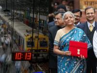 Budget 2024: वंदे भारतमध्ये रेल्वेचे सामान्य डबे बदलणार? प्रवाशांना भाड्यात दिलासा मिळणार? - Marathi News | budget 2024 govt may continue to convert normal bogies in to vande bharat passengers demand to decrease ticket fare 2 | Latest business Photos at Lokmat.com