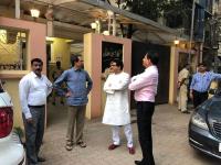उद्धव ठाकरेंच्या भेटीसाठी राज ठाकरे मातोश्रीवर - Marathi News | raj thackeray meets uddhav at matoshree invites him for sons wedding | Latest politics Photos at Lokmat.com