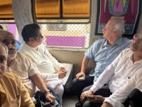 राज ठाकरे सकाळी ९च्या गर्दीत बदलापूर-कल्याणला चढून लोकल ट्रेनमध्ये विंडो सीट पकडू शकतील का? - Marathi News | will raj thackeray be able to catch a window seat in the mumbai local train bound from badlapur and kalyan during the 9 am rush | Latest mumbai Photos at Lokmat.com