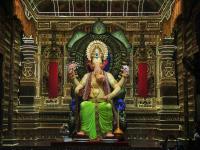 लालबागच्या राजाचा प्रथम मुखदर्शन सोहळा - Marathi News | First impression of the king of Lalbagh | Latest mumbai Photos at Lokmat.com