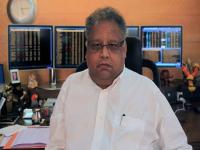 Rakesh Jhunjhunwala: राकेश झुनझुनवाला यांना मोठा झटका, तीन महिन्यांत तब्बल 8 हजार कोटी बुडाले - Marathi News | Rakesh Jhunjhunwala: Big shock to Rakesh Jhunjhunwala, Rs 8,000 crore gone in three months | Latest business Photos at Lokmat.com