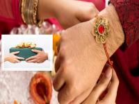 Raksha Bandhan: रक्षाबंधनादिवशी राखी बांधण्यासाठी आलेल्या बहिणीली रिकाम्या हाती पाठवू नका, येऊ शकते अशी अडचण - Marathi News | Raksha Bandhan: Don't send the sister who came to tie rakhi empty-handed on Raksha Bandhan day, there may be trouble. | Latest bhakti Photos at Lokmat.com