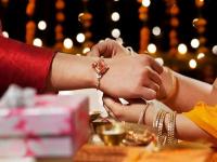 Raksha Bandhan 2022: सुतक लागलेले असताना रक्षाबंधन करावे का? पाहा, शास्त्र काय सांगते अन् राखी बांधण्याचे नियम - Marathi News | raksha bandhan 2022 how raksha bandhan celebrate in sutak kaal and the rules for ties rakhi in sutak | Latest bhakti Photos at Lokmat.com