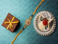 Raksha Bandhan 2021: रक्षाबंधनाला राशींनुसार बहिणीला द्या भेटवस्तू; मिळवा उत्तम लाभ, नातेसंबंध होतील दृढ - Marathi News | give gifts to your sister according to the zodiac sign on rakshabandhan 2021 | Latest bhakti Photos at Lokmat.com