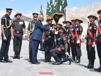 राष्ट्रपती रामनाथ कोविंद यांचा लेह दौरा - Marathi News | President Ramnath Kovind visits Leh | Latest national Photos at Lokmat.com