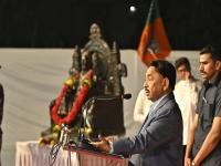 "कधीतरी थांबायला हवं..." भाजपा नेते नारायण राणेंचे निवृत्तीचे संकेत, समर्थकांसमोर झाले भावूक - Marathi News | "We have to stop sometime..." BJP leader Narayan Rane hints at retirement, gets emotional in front of supporters | Latest sindhudurga News at Lokmat.com