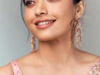 Rashmika Mandanna : रश्मिका मंदानाचं 'फिटनेस सीक्रेट'; बिझी शेड्यूलमध्ये स्वत:ला अभिनेत्री कसं ठेवते फिट? - Marathi News | Rashmika Mandanna fitness secrets how the thamma star stays fit energetic amid hectic schedule | Latest sakhi Photos at Lokmat.com