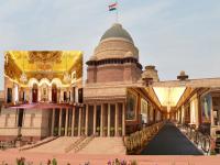 Draupadi Murmu: राष्ट्रपती भवनातील ब्रिटिश व्हाईसरॉयच्या शाही खोलीत नाही तर इथे राहतात भारताचे राष्ट्रपती - Marathi News | The President of India resides here, not in the royal quarters of the British Viceroy in the Rashtrapati Bhavan | Latest national Photos at Lokmat.com