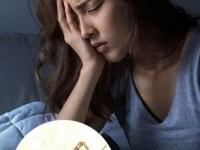 रातकिड्यांच्या किर्र.किर्र आवाजानं झोपचं खोबरं होतं? ‘हा’ उपाय करा, झोप लागेल शांत रोज - Marathi News | How to get rid of crickets in the house | Latest sakhi Photos at Lokmat.com