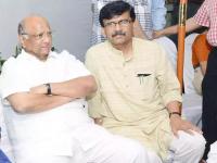 शरद पवार आणि संजय राऊत यांच्यात अर्धा तास खलबतं; 'या' ५ मुद्यांवर झाली चर्चा! - Marathi News | shiv sena leader sanjay raut meets sharad pawar at delhi discussing on these 5 important issue | Latest national Photos at Lokmat.com