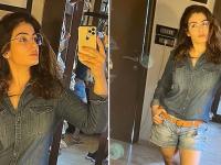 ‘मस्त मस्त गर्ल’ रवीना टंडनने केले ‘आत्मनिर्भर’ फोटोशूट; पाहा, डेनिम लूकमधील स्टाइलिश फोटो - Marathi News | Mast Mast Girl Raveena Tandon atmanirbhar photoshoot see pics | Latest filmy Photos at Lokmat.com