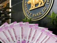 ५,८०० कोटींच्या २००० रुपयांच्या नोटा अजूनही लोकांकडे पडून! अजूनही बदलण्याची संधी - Marathi News | ₹5,817 Crore Worth of ₹2000 Notes Still in Circulation RBI Provides Major Update. | Latest business News at Lokmat.com