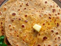 न लाटता झटपट पराठे करण्याची भन्नाट ट्रिक- चवीला मस्त आणि करायला एकदम सोपे - Marathi News | simple recipe of making paratha without using belan and rolling pan | Latest sakhi Photos at Lokmat.com