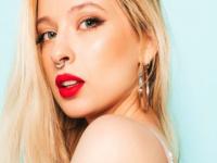 Piercing Girl dies : Cool दिसण्याच्या नादात डोळ्यांवर पिअर्सिंग करणं महागात पडलं; १५ वर्षीय मुलीचा इन्फेक्शननं मृत्यू - Marathi News | Piercing Girl 15 dies: Things to know before you get a Piercing Girl 15 dies deadly infection things to know before you get a piercing | Latest sakhi Photos at Lokmat.com