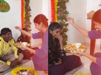 अखेर सूरज चव्हाणने दाखवला होणाऱ्या बायकोचा चेहरा! अंकिता वालावलकरच्या घरी झालं केळवण, पाहा व्हिडीओ - Marathi News | reelstar Suraj Chavan showed his wife sanjana face Ankita Walawalkar doing kelvan at house video | Latest filmy News at Lokmat.com अखेर सूरज चव्हाणने दाखवला होणाऱ्या बायकोचा चेहरा! अंकिता वालावलकरच्या घरी झालं केळवण, पाहा व्हिडीओ - Marathi News | reelstar Suraj Chavan showed his wife sanjana face Ankita Walawalkar doing kelvan at house video | Latest filmy News at Lokmat.com