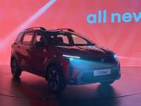 बोल्ड लूक...प्रशस्त केबिन; लॉन्च झाली देशातील सर्वात स्वस्त ७ सीटर SUV, किंमत फक्त... - Marathi News | Renault Triber Facelift Launched: Bold look...spacious cabin; Country's cheapest 7 seater SUV launched, priced at just... | Latest auto Photos at Lokmat.com