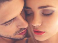 लैंगिक जीवन : शारीरिक संबंधावेळी महिलांचे डोळे बंद का होतात? - Marathi News | Sex life : Why do women have sex their eyes closed api | Latest sexual-health Photos at Lokmat.com