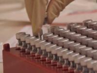 ऑक्सफोर्डच्या कोरोना वॅक्सीनचं भारतात उत्पादन सुरू, लाखो डोज होतील तयार.... - Marathi News | Coronavirus : Astrazeneca manufacturing oxford vaccine India, UK and Europe | Latest health Photos at Lokmat.com