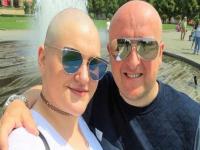 महिलेने कॅन्सरचं खोटं कारण सांगत मित्रांकडून लाटले ८ लाख रूपये, मात्र एका चुकीने झाला तिचा भांडाफोड - Marathi News | Woman fakes cancer for dream wedding cheated 8 lakh rupees from friends got caught by a picture | Latest jarahatke Photos at Lokmat.com